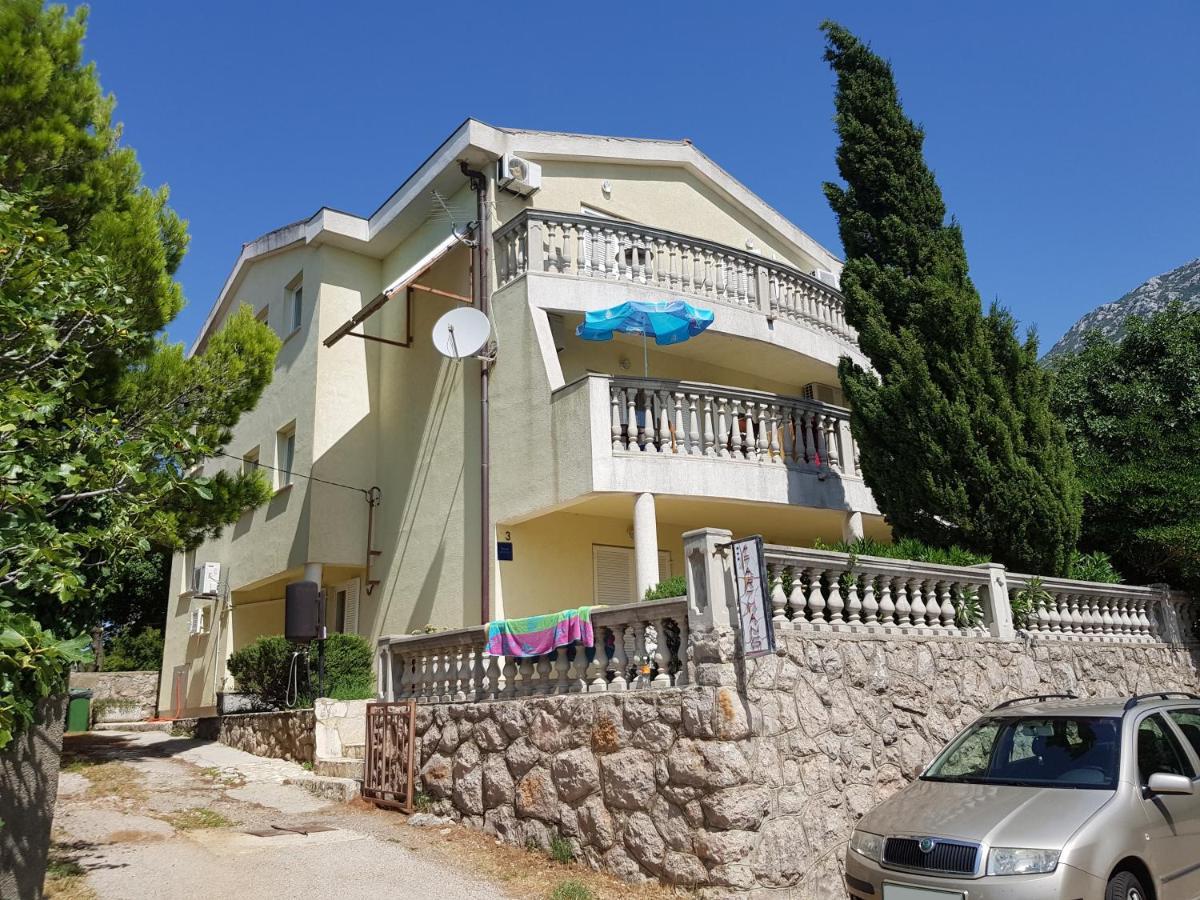 Apartments Akiki Карлобаг Екстер'єр фото