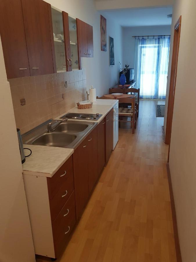 Apartments Akiki Карлобаг Екстер'єр фото