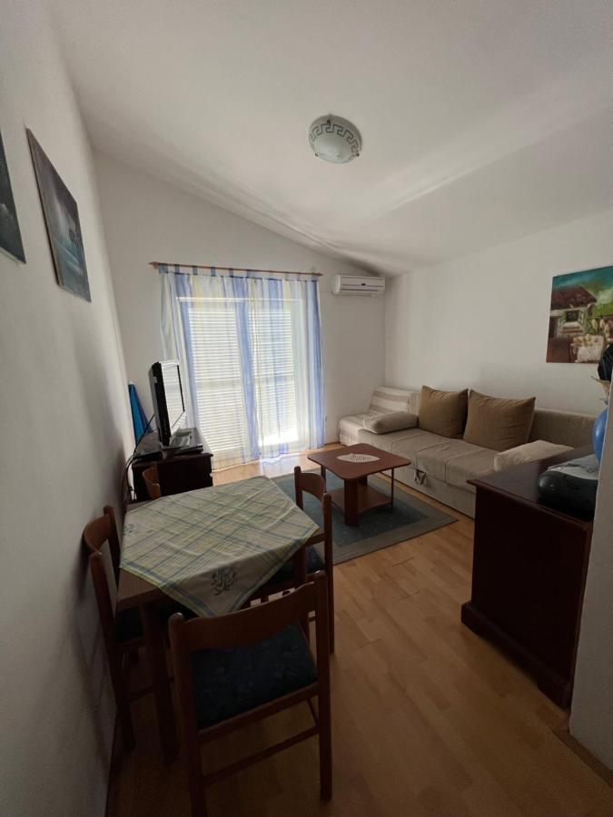 Apartments Akiki Карлобаг Екстер'єр фото